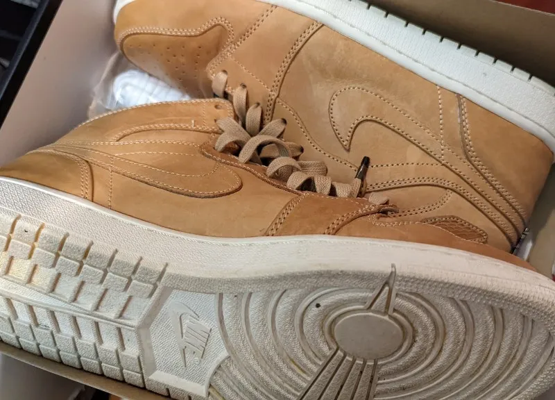 Air Jordan 1 Retro High Pinnacle Vachetta Tan sneakers in vachetta tan and sail