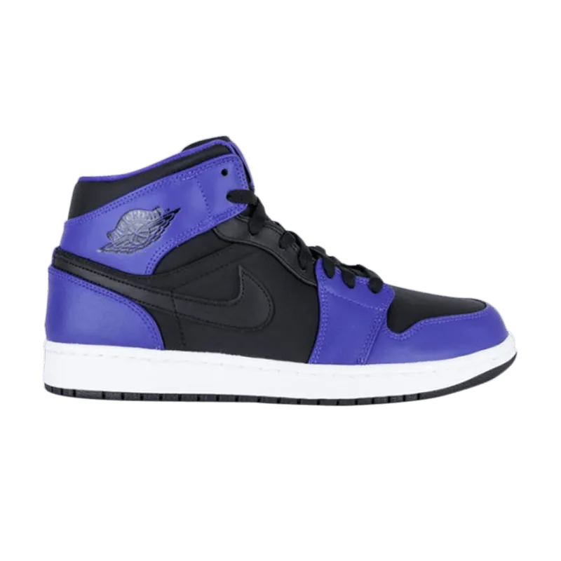 Official product photo — Air Jordan 1 Retro Mid